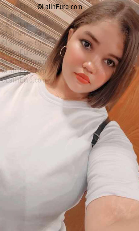 Date this foxy Dominican Republic girl Florimel from Santiago DO56053