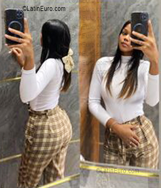 Date this cute Dominican Republic girl Ange from Santo Domingo DO56057