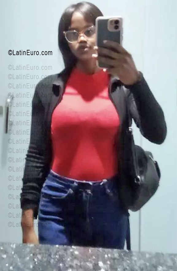 Date this fun Dominican Republic girl Neyi from Azua DO56104