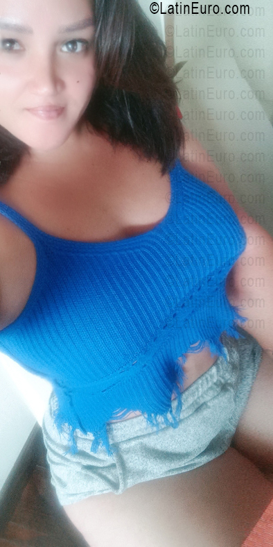 Date this attractive Venezuela girl Ali from Caracas VE5450