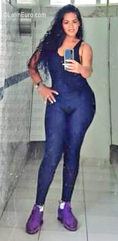 Date this good-looking Venezuela girl Eliza from Caracas VE5468