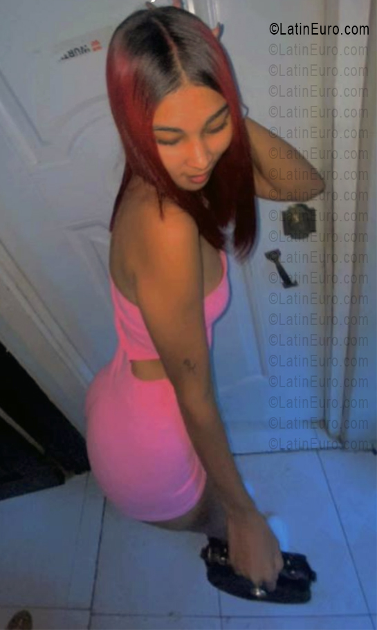 Date this exotic Dominican Republic girl Letizia from Santo Domingo DO56172