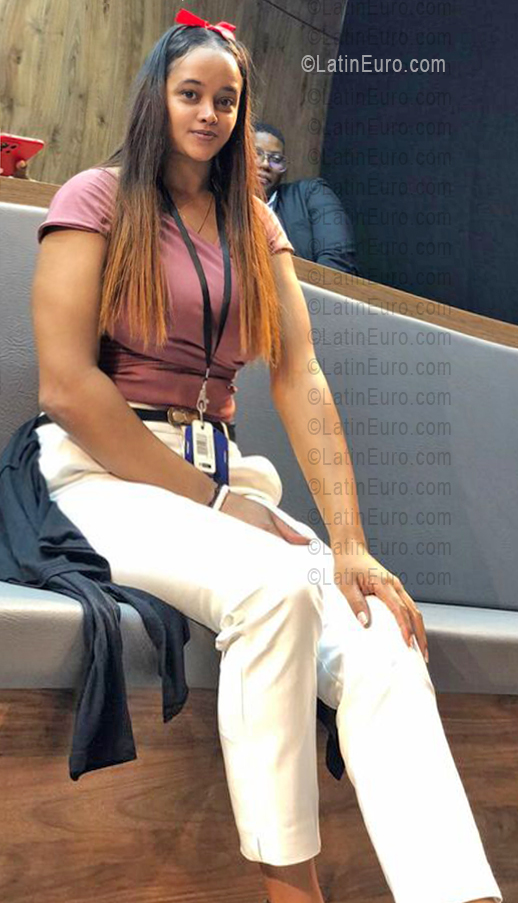 Date this sultry Colombia girl Grace from Cali CO33685