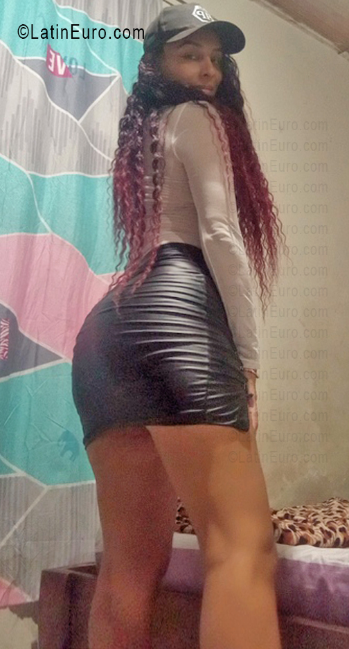 Date this exotic Venezuela girl Yorlenis from Catia La Mar VE5545