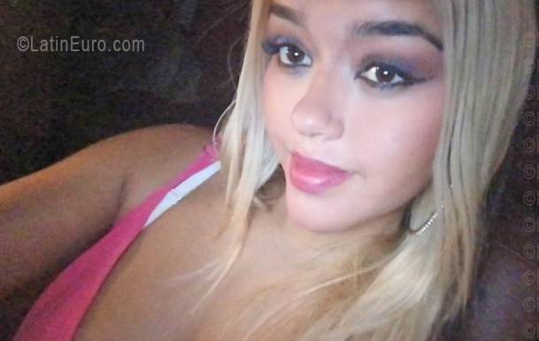 Date this nice looking Venezuela girl Grey from Barcelona VE5575