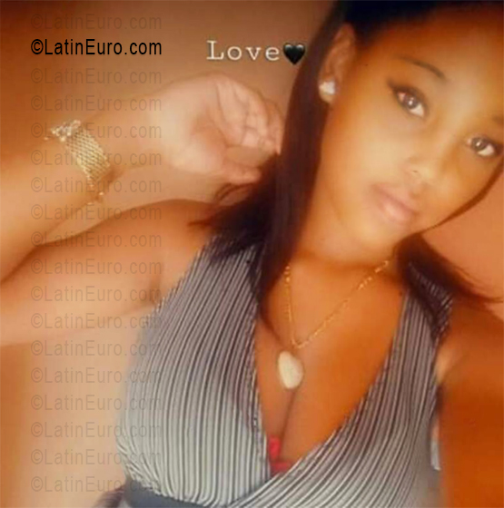 Date this fun Dominican Republic girl Vale from Higuey DO56335