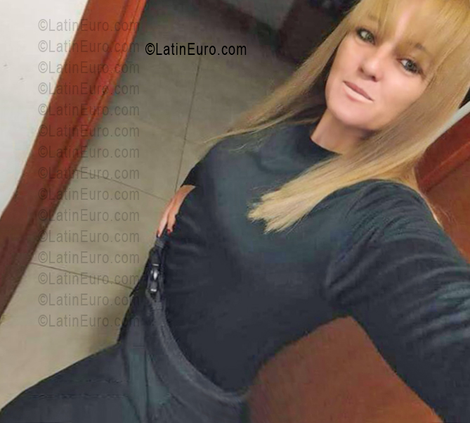 Date this nice looking Argentina girl Yanel from Magdalena AR1010