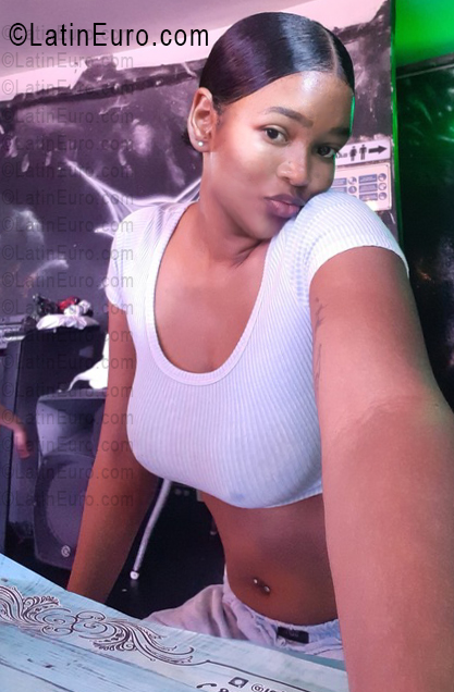 Date this attractive Dominican Republic girl Ema from Santo Domingo DO56346
