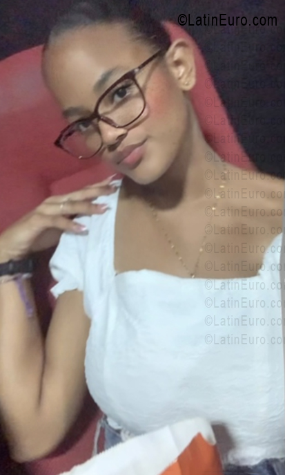 Date this georgeous Dominican Republic girl Amaia from Santo Domingo DO56372