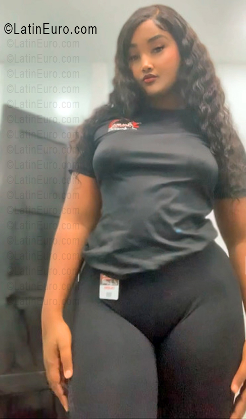 Date this passionate Dominican Republic girl Kamil from Punta Cana DO56383