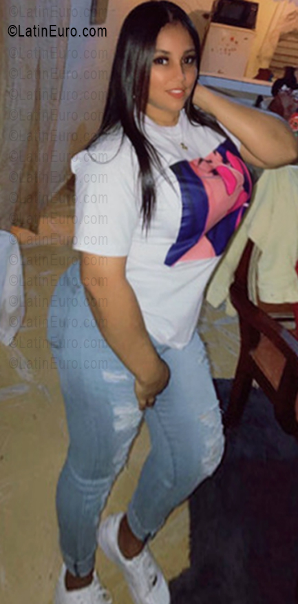 Date this delightful Dominican Republic girl Yelenny from Santo Domingo DO56386