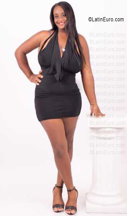 Date this voluptuous Dominican Republic girl Aleyda from San Pedro De Macor&amp;iacute;s DO56412