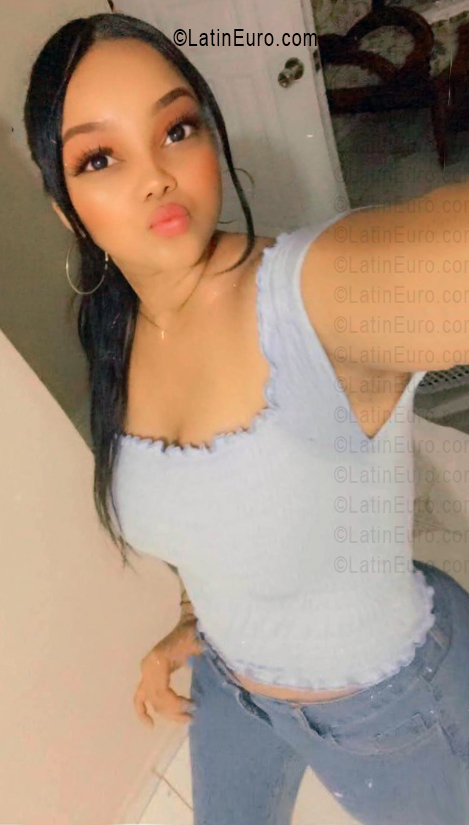 Date this fun Dominican Republic girl Camila from Santo Domingo DO56451