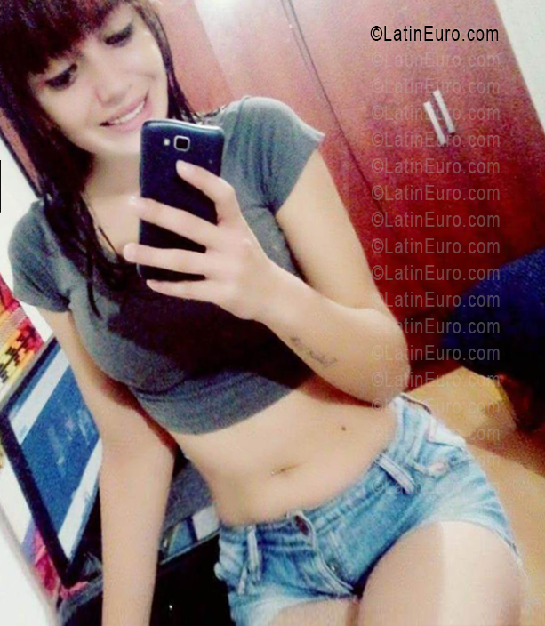 Date this beautiful Uruguay girl Dahiana from Canelones UY116