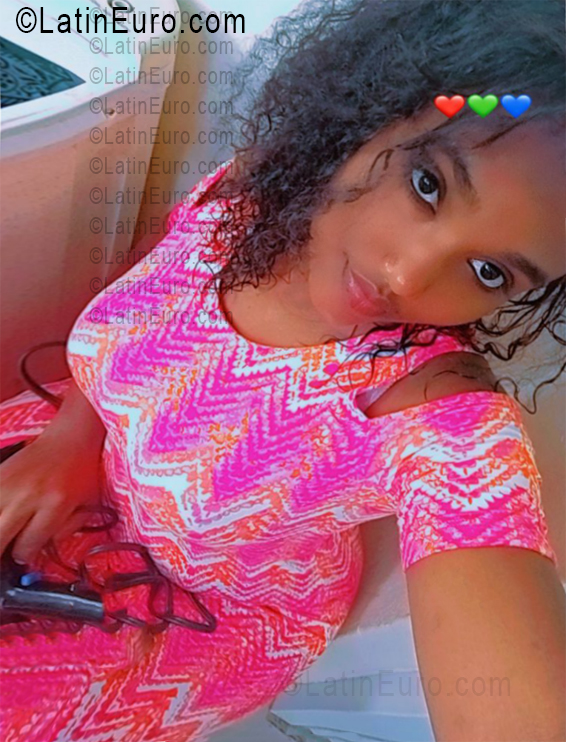 Date this tall Dominican Republic girl Neiry from Santo Domingo DO56470