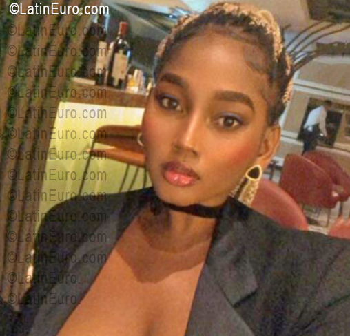 Date this young Dominican Republic girl Lizag from Santo Domingo DO56489