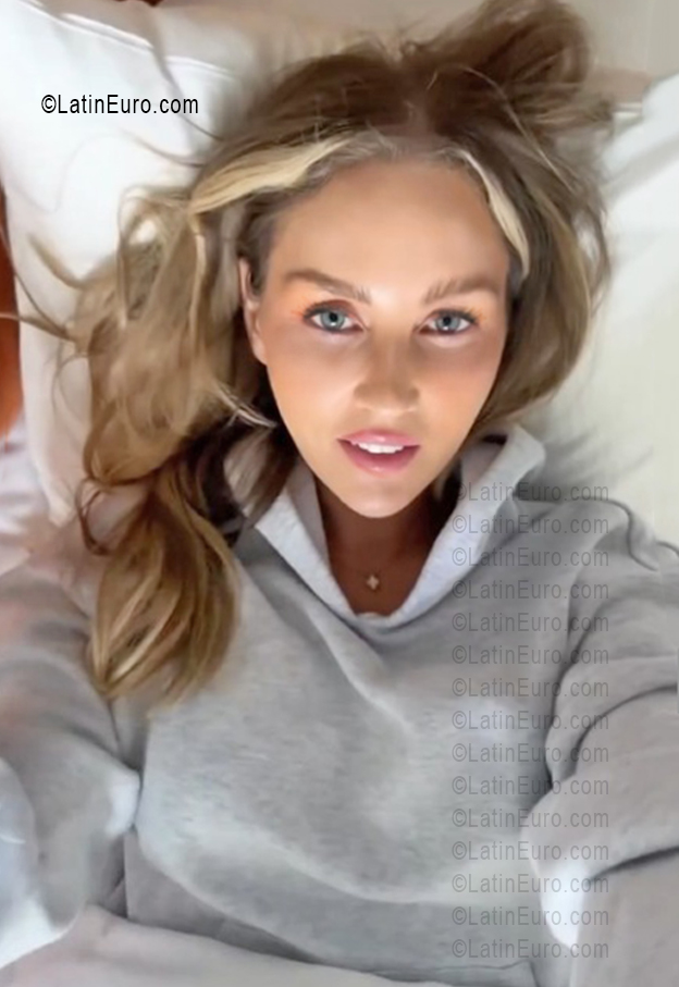 Date this sultry Germany girl Marth from Frankfurt DE580