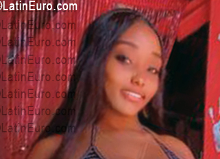 Date this nice looking Dominican Republic girl Yessi from Santiago DO56559