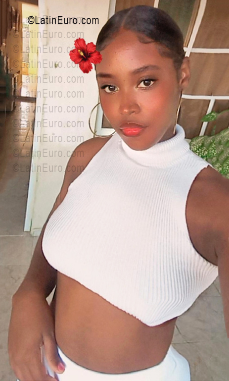 Date this cute Dominican Republic girl Nayeli from Romana DO56594