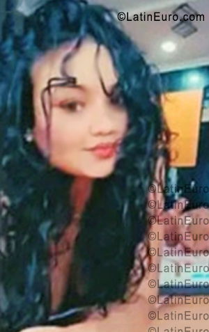 Date this voluptuous Colombia girl Milagros from Barranquilla CO33769