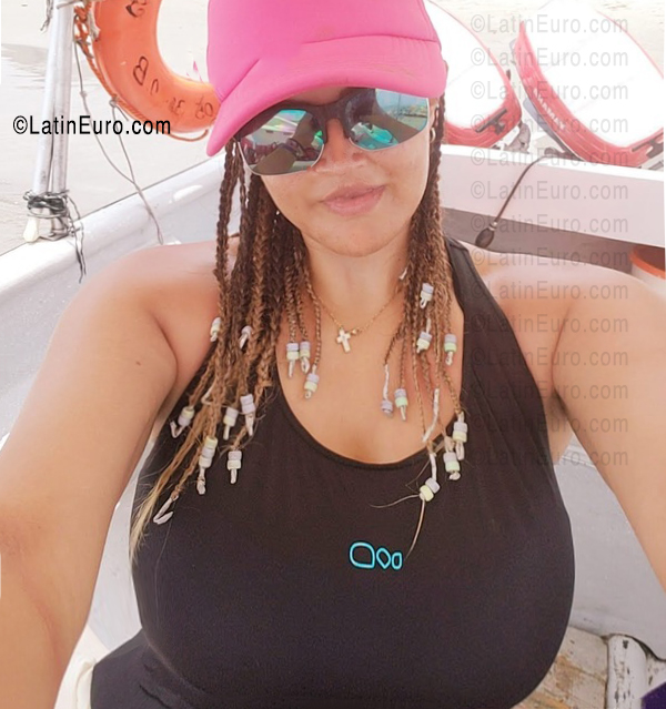 Date this young Colombia girl Jimena from Bogota CO33776