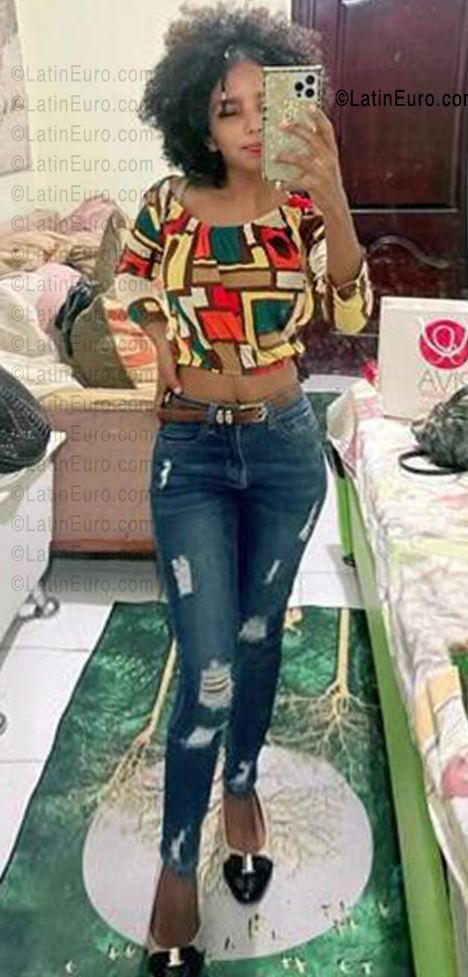 Date this foxy Dominican Republic girl Yafreisi from La Altagracia DO56659