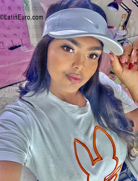 Date this georgeous Colombia girl Lina from Valledupar CO33778