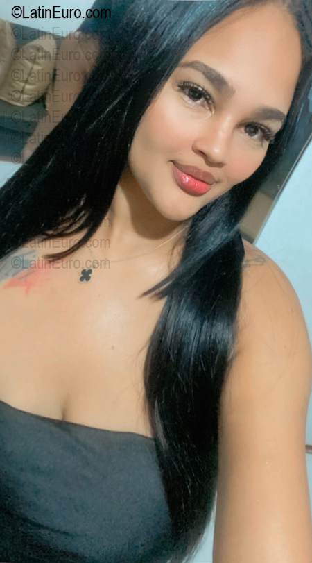 Date this georgeous Dominican Republic girl Yennifer from Santo Domingo DO56686