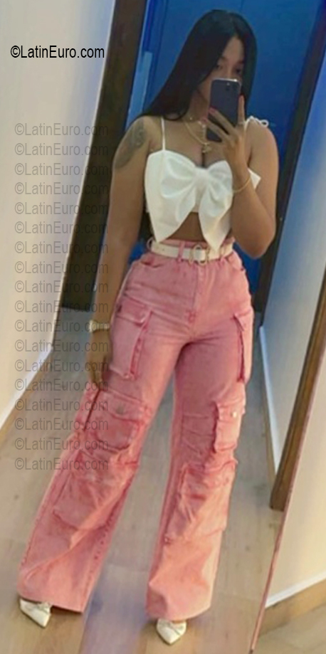 Date this passionate Dominican Republic girl Anyelins from Santo Domingo DO56721