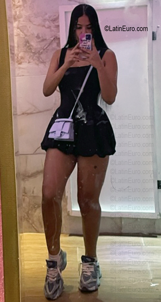 Date this attractive Dominican Republic girl Esca from La Altagracia DO56753