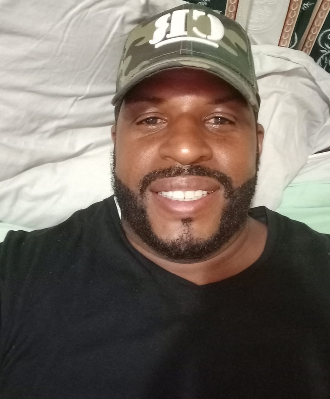 Date this fun United States man CALIFORNIA KING from Hollywood US25631