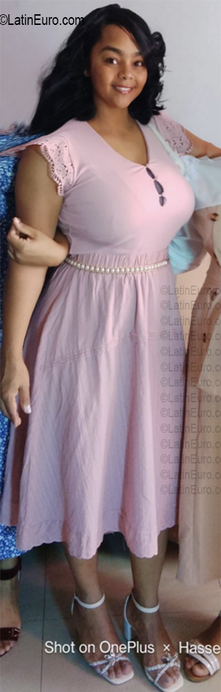 Date this gorgeous Dominican Republic girl Claribel from Santo Domingo DO56788