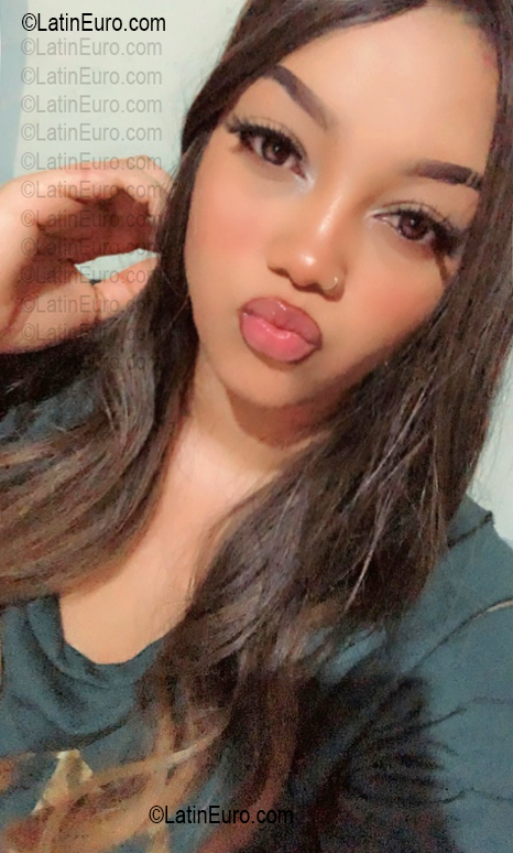 Date this young Dominican Republic girl Samanta Paola from Santo Domingo DO56844