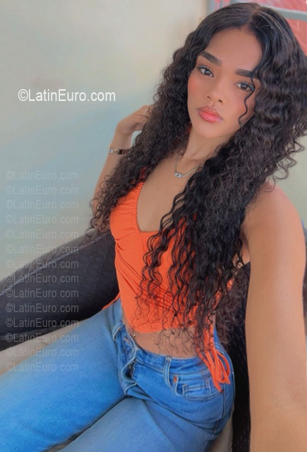 Date this young Dominican Republic girl Julis from Santo Domingo DO56913