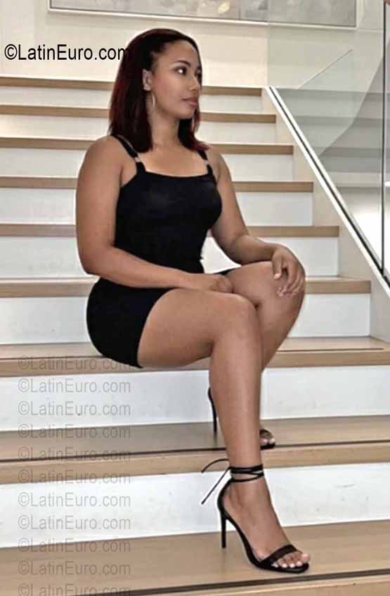Date this sultry Dominican Republic girl Eve from Santo Domingo DO56924