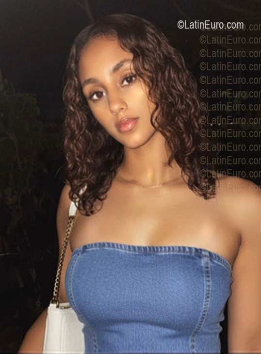 Date this tall Dominican Republic girl Mariel from La Vega DO56970