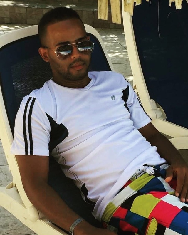 Date this hard body United States man Yefri from Corona Queen US25707