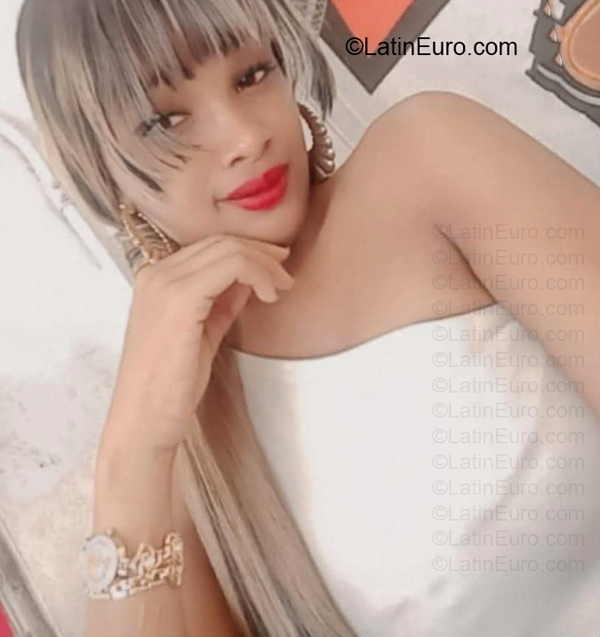 Date this stunning Dominican Republic girl Chantal from Monte Plata DO57027