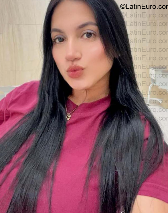 Date this hot Venezuela girl Leonella from Venezuela VE5745
