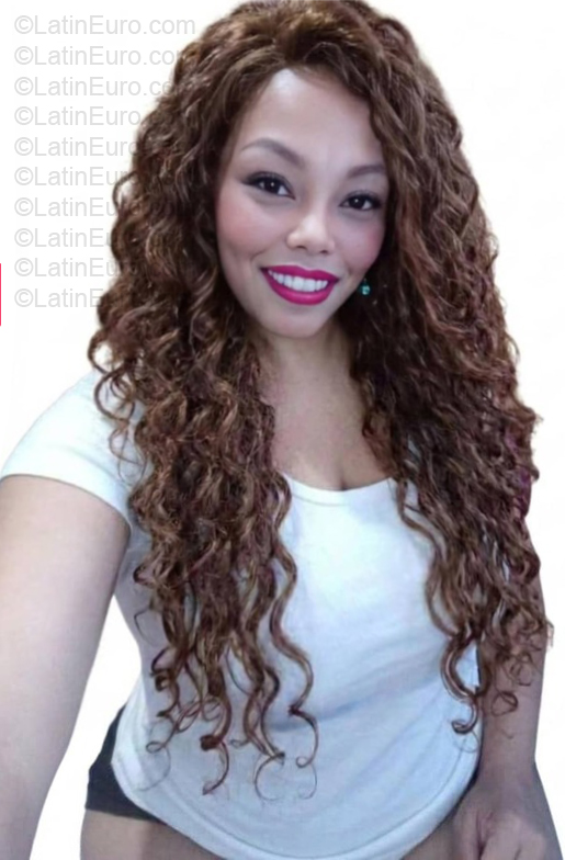 Date this good-looking Venezuela girl Steycy from Caracas VE5746