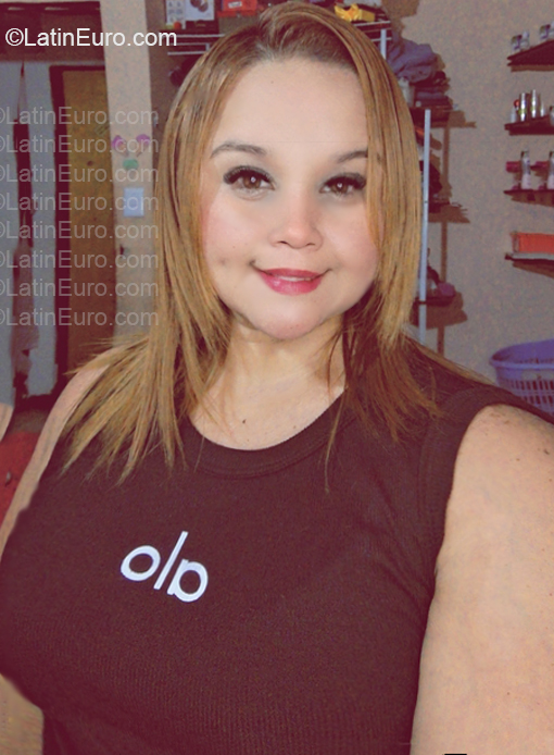 Date this stunning Venezuela girl Karina from Caracas VE5747