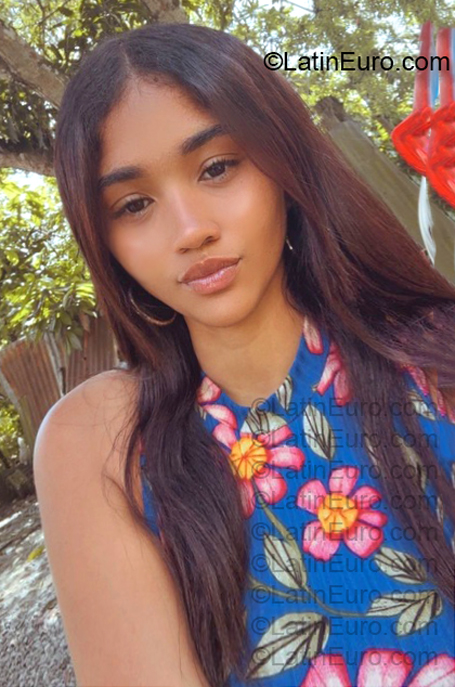 Date this beautiful Dominican Republic girl Nicol from Santiago DO57068