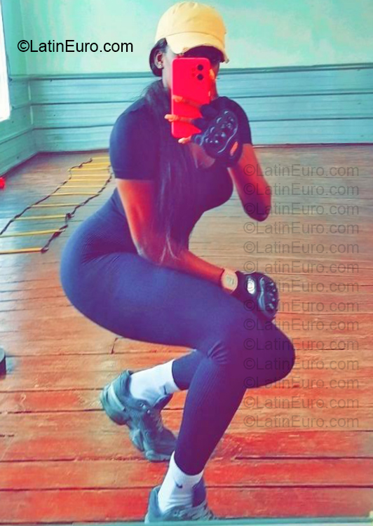 Date this foxy Dominican Republic girl Liss from La Romana DO57081