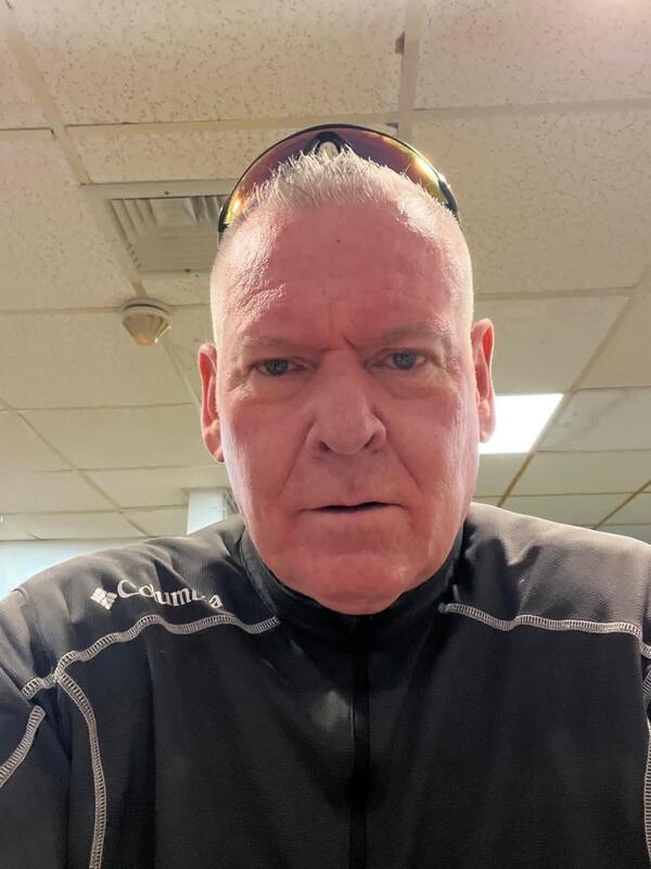 Date this lovely United States man Hug from Corvallis US25771