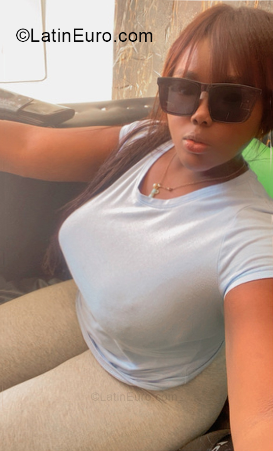 Date this hard body Dominican Republic girl Luz from Santo Domingo DO57246