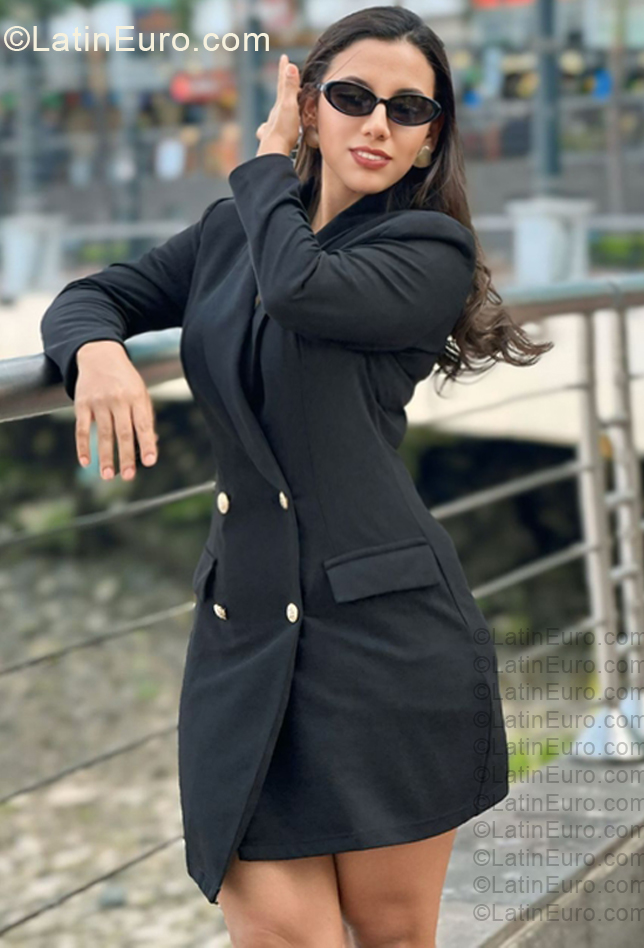Date this good-looking Ecuador girl Lorena from Guayaquil EC1160
