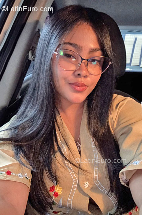 Date this beautiful Dominican Republic girl Genesis from Santo Domingo DO57289