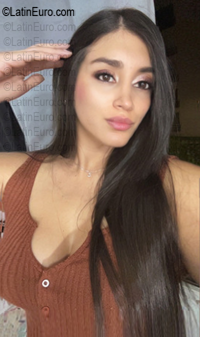 Date this hard body Colombia girl Pau from Cali CO33909